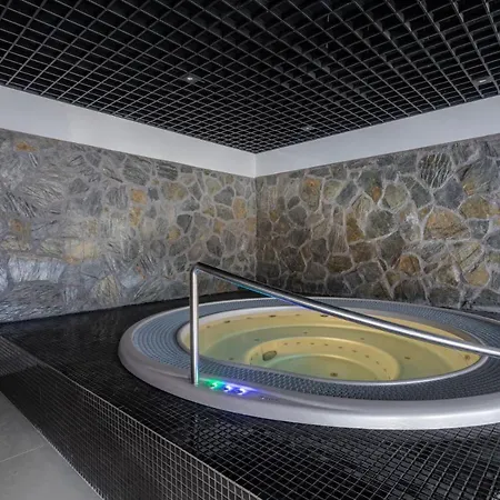 Park B3-z Dostepem Do Basenu, Sauny, Jacuzzi, Silowni Apartment *